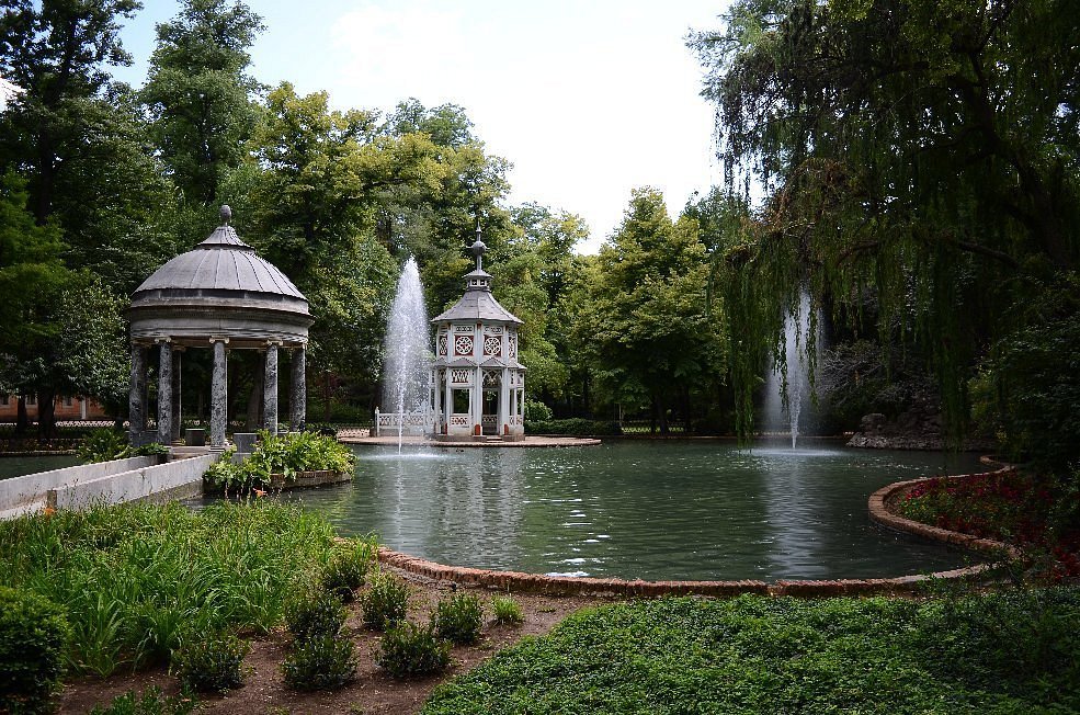 Jardines del Príncipe Aranjuez con perro