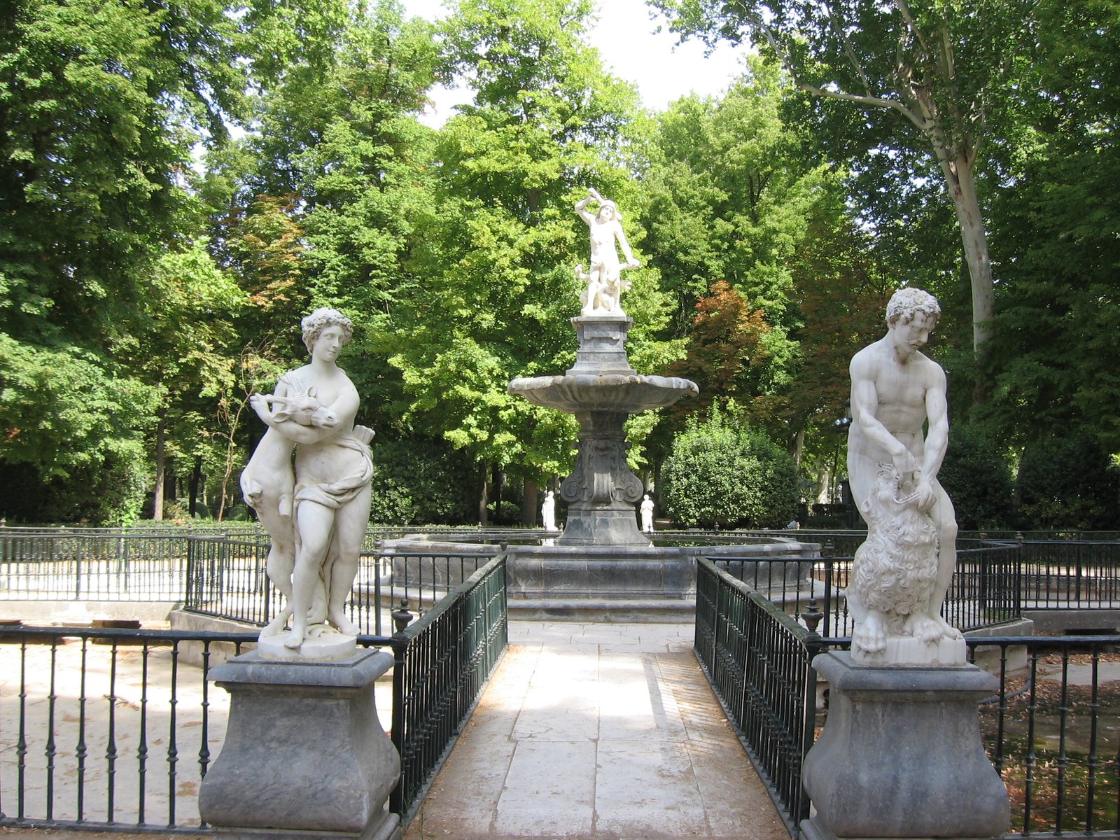 Aranjuez Jardín de la Isla con perro